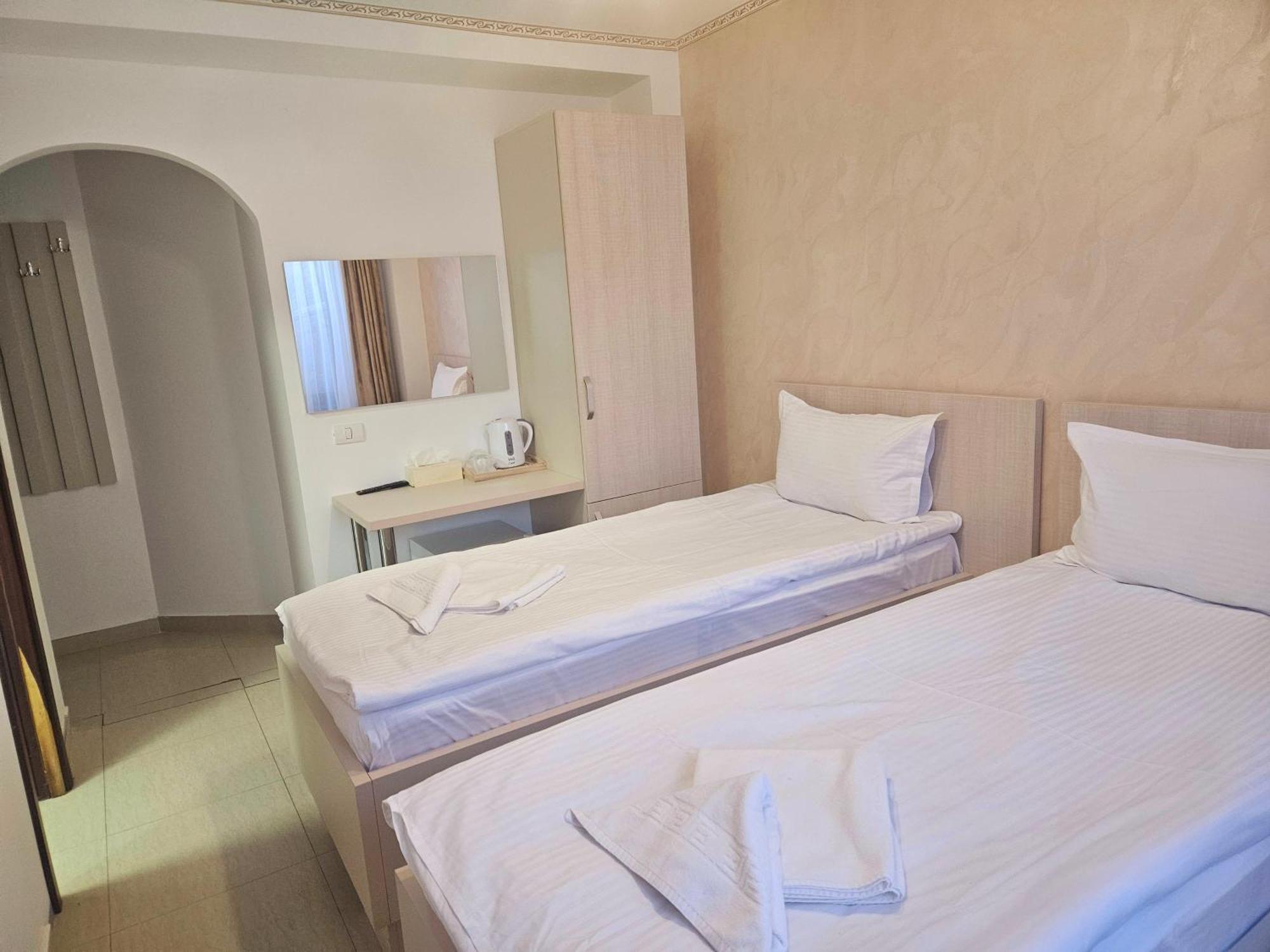 Hotel Marina 2 Bucharest Luaran gambar